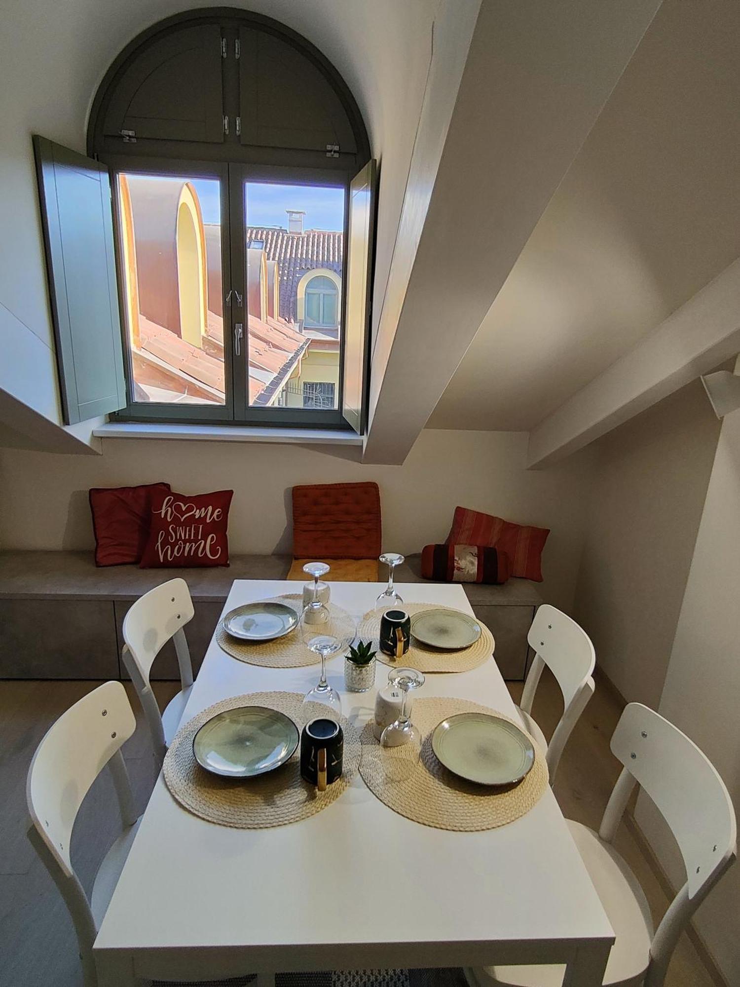 Mansarda Luxury: Lagrange Centro Appartement Turijn Buitenkant foto
